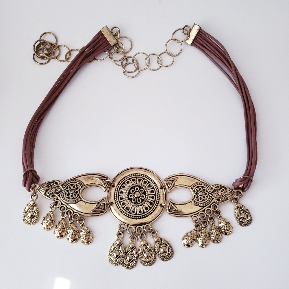 Vintage Gold Tone Metal And Leather Belt - Picture 2 of 10